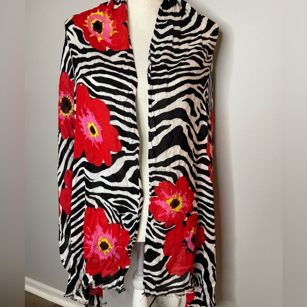 🧣 Joan Rivers Red Poppy & Zebra Stripe Wrap/Scarf w/Frayed Edge. 🧣 - Picture 10 of 16